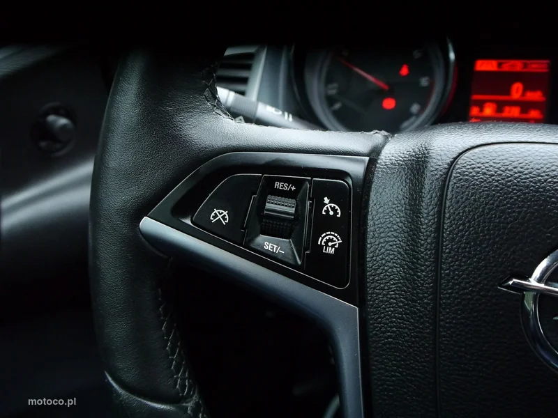 Opel Astra J 33