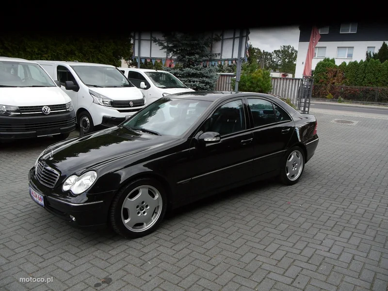 Mercedes-Benz Klasa C W203 C 200 12
