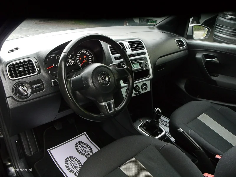 Volkswagen Polo V 6R 29