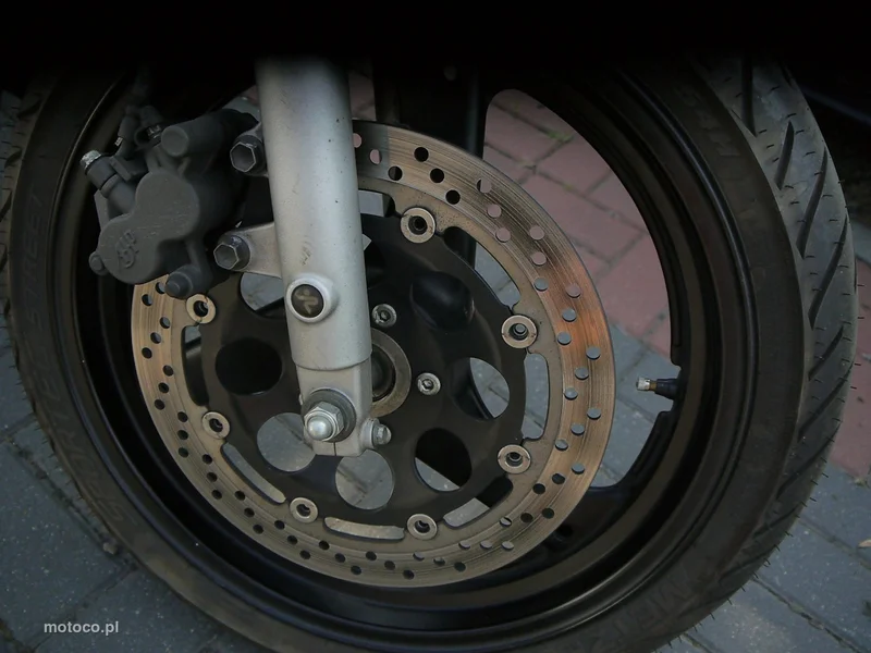 Suzuki GS 16