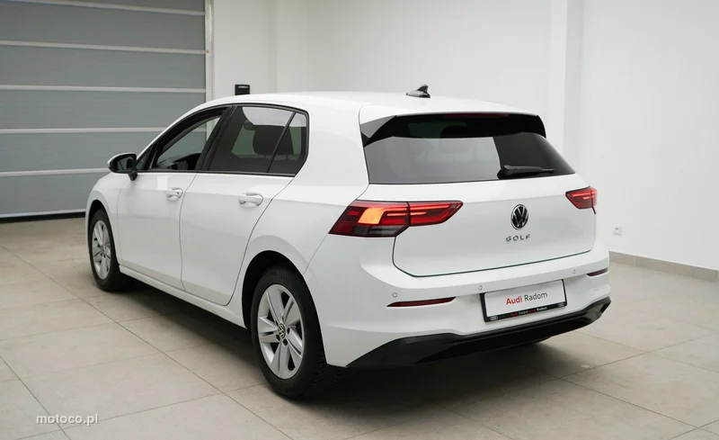 Volkswagen Golf VIII 2
