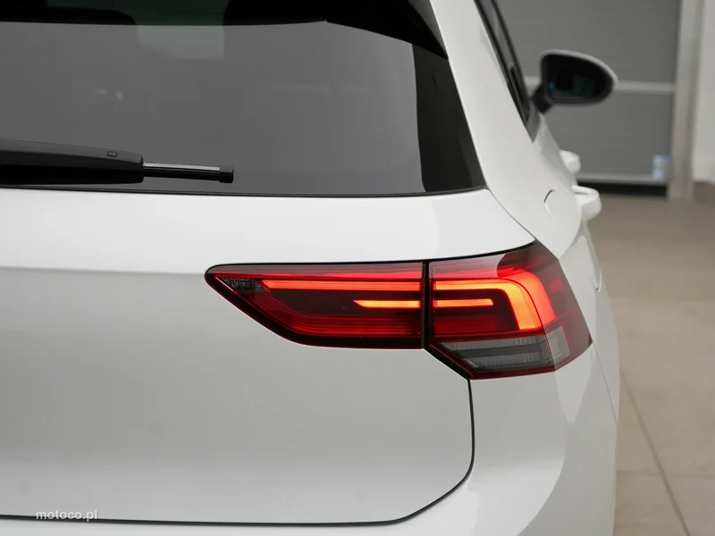 Volkswagen Golf VIII 6