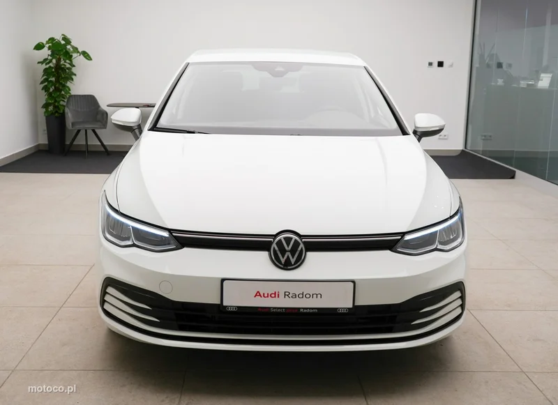Volkswagen Golf VIII 9