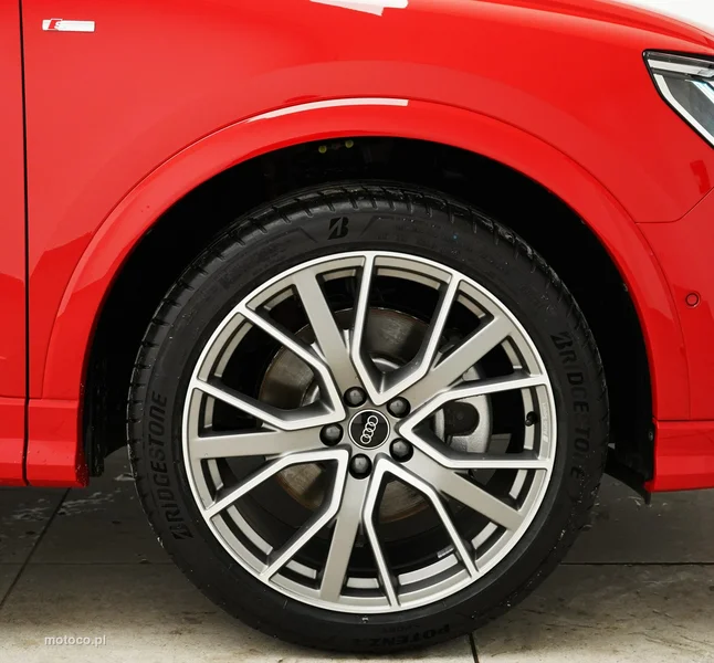 Audi Q3 F3 11