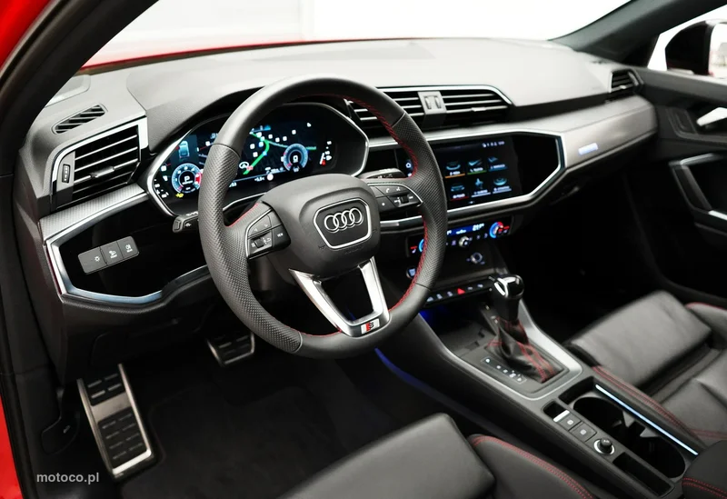 Audi Q3 F3 15