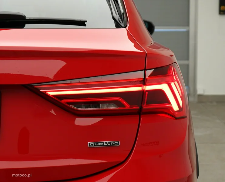Audi Q3 F3 10