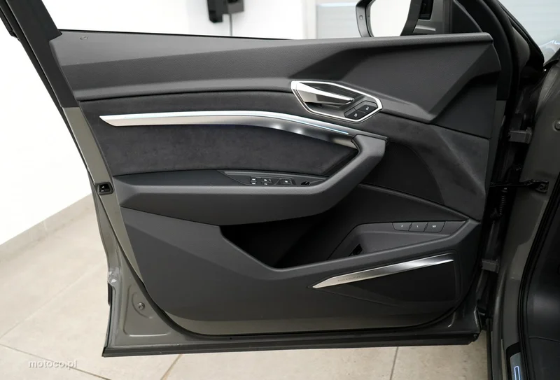 Audi Q8 e-tron 11