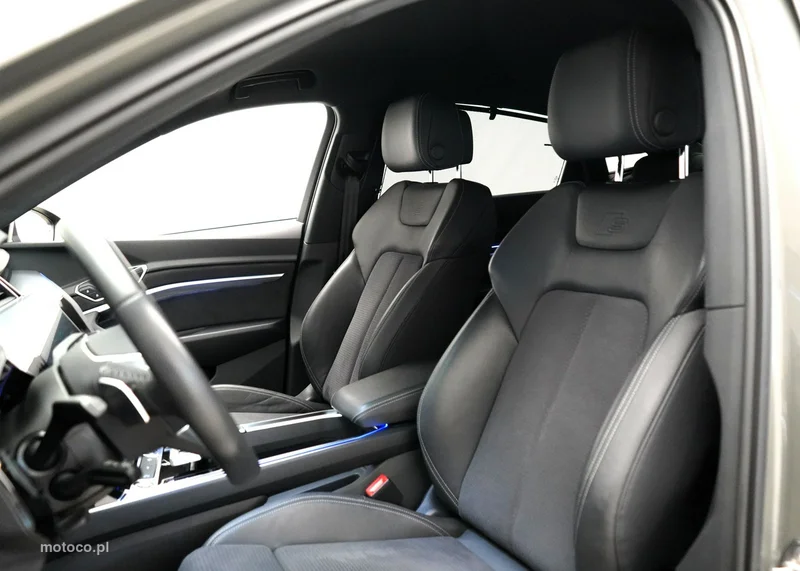 Audi Q8 e-tron 13