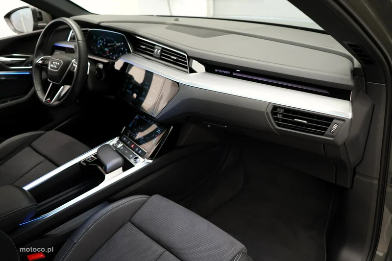 Audi Q8 e-tron 16