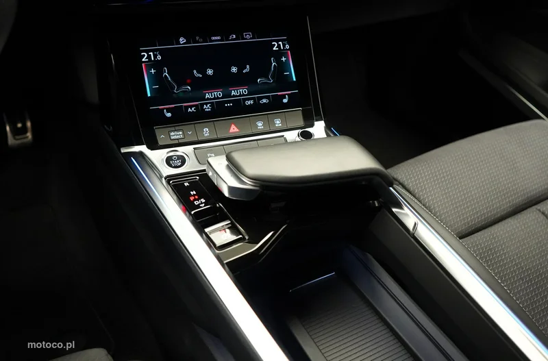 Audi Q8 e-tron 25