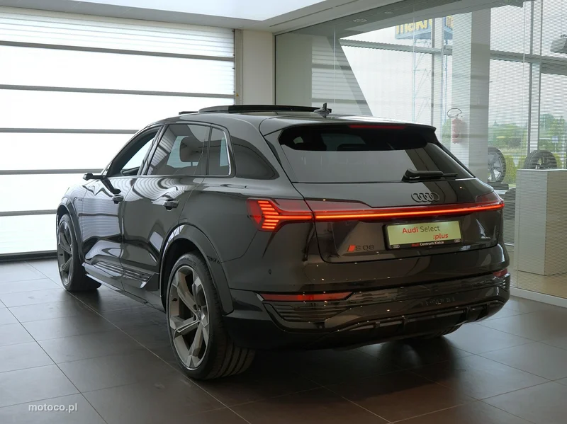 Audi SQ8 e-tron 2