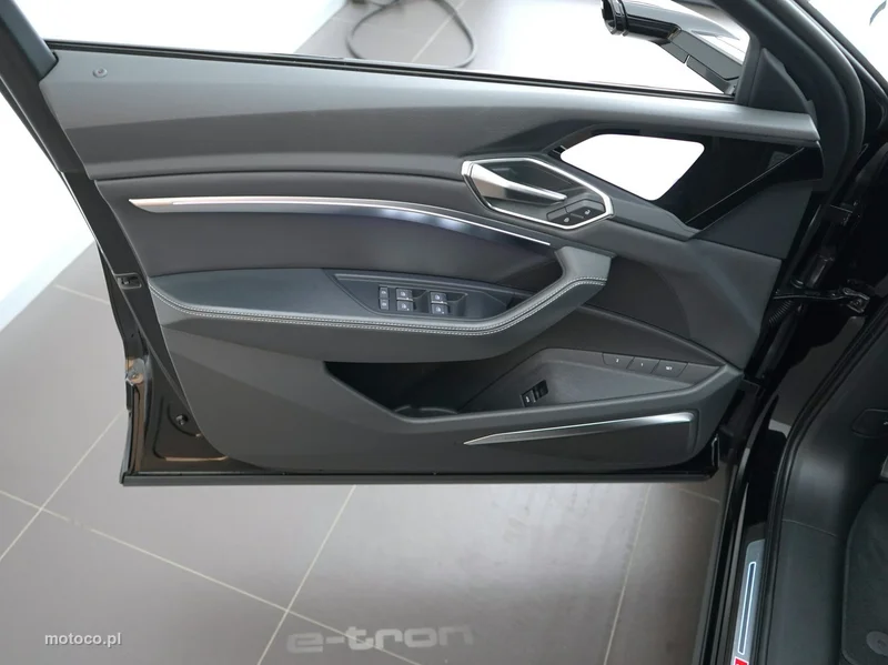 Audi SQ8 e-tron 11