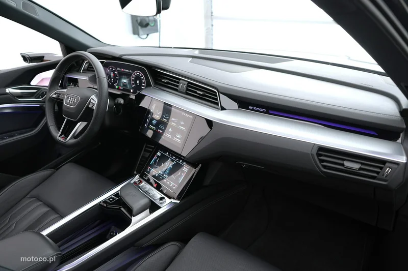 Audi SQ8 e-tron 27