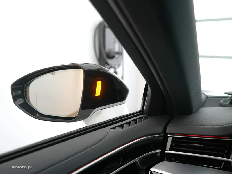 Audi A8 D5 24