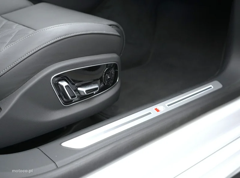 Audi A8 D5 29