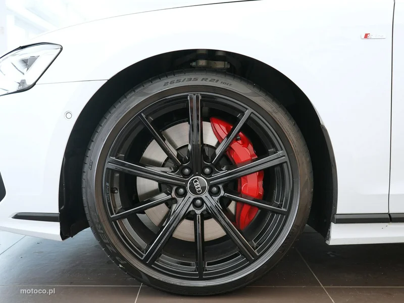Audi A8 D5 7