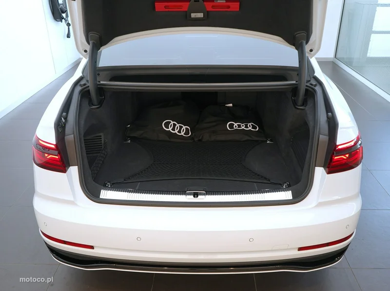 Audi A8 D5 10