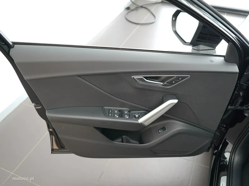 Audi Q2 11