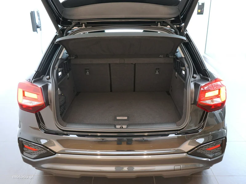 Audi Q2 8