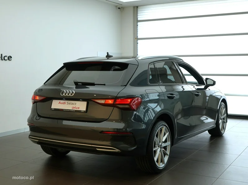 Audi A3 8Y 4