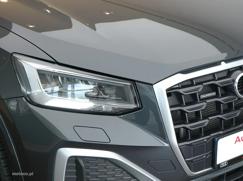 Audi Q2 11