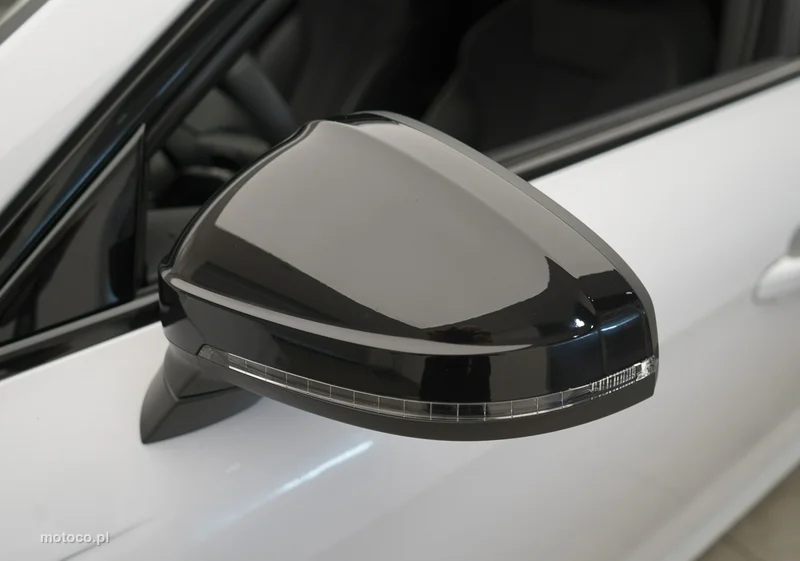 Audi A4 B9 12