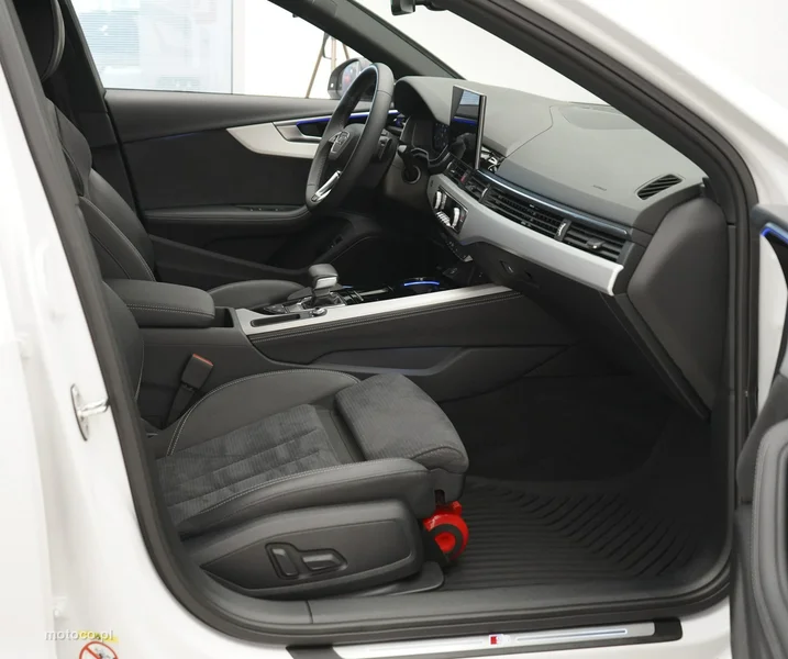 Audi A4 B9 25