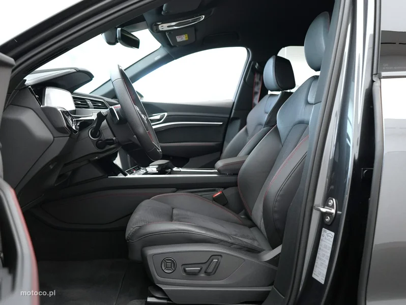 Audi Q8 e-tron 13