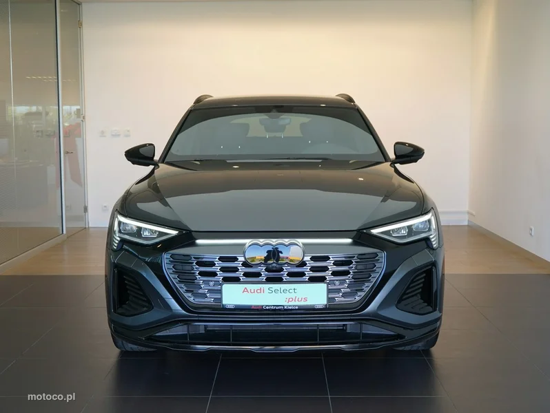 Audi Q8 e-tron 6