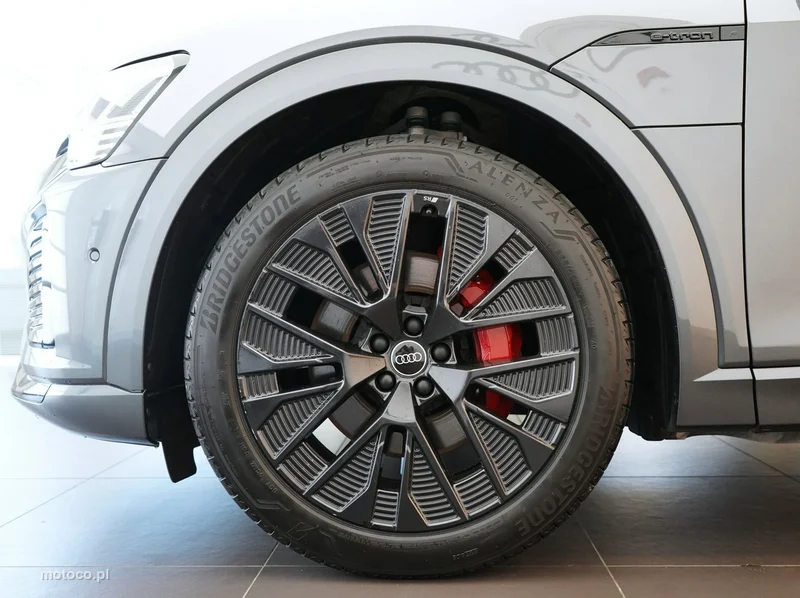 Audi Q8 e-tron 8