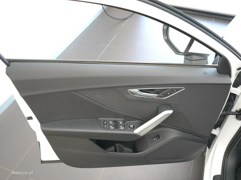 Audi Q2 11