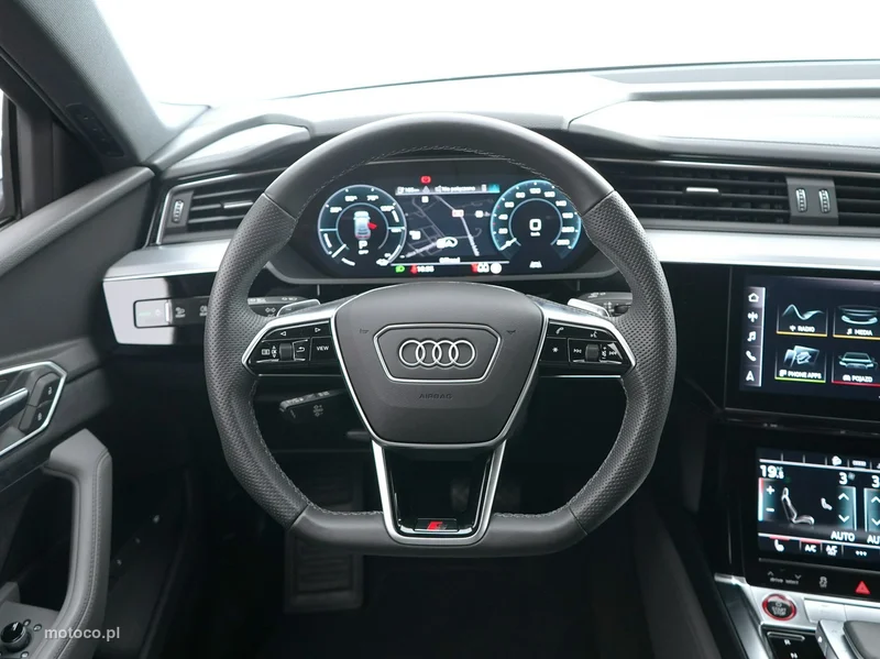Audi e-tron 18