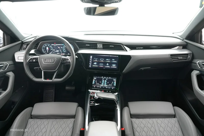 Audi e-tron 22