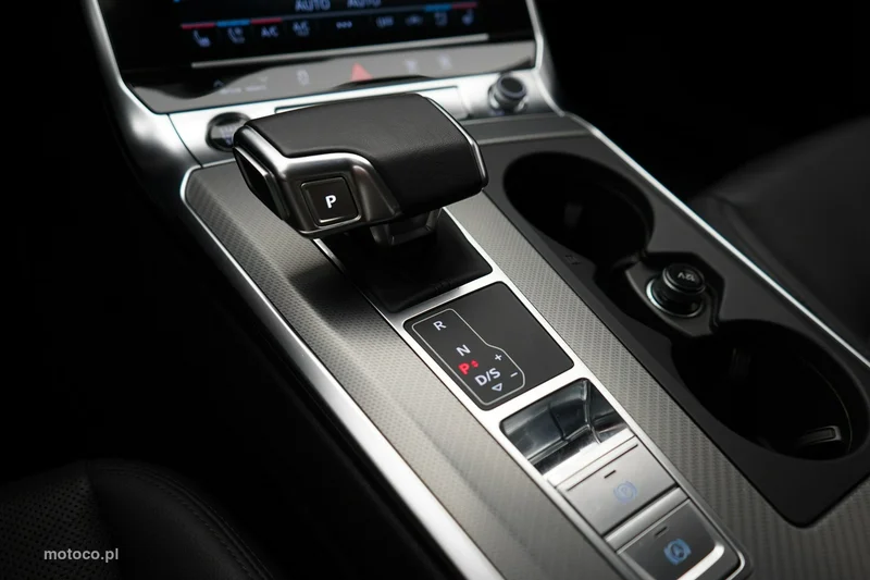 Audi A6 C8 31