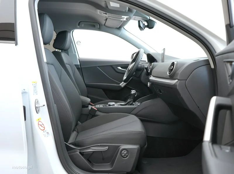 Audi Q2 27