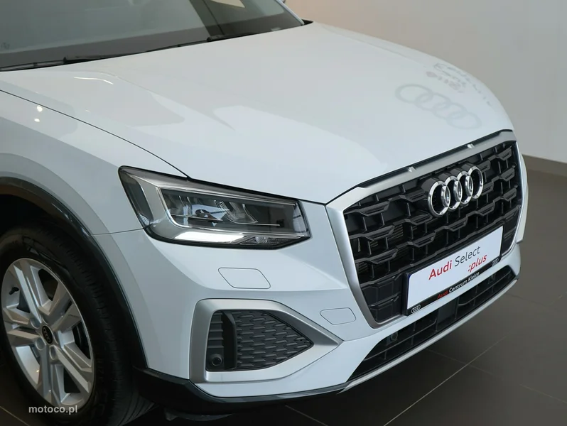 Audi Q2 8