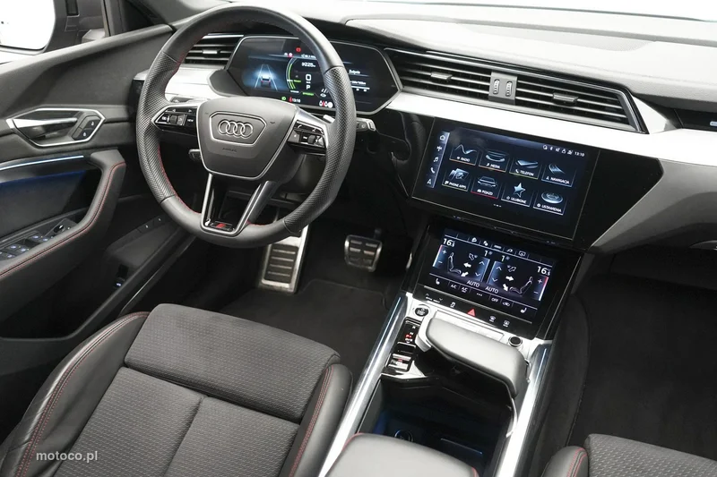 Audi Q8 e-tron 25