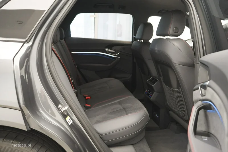 Audi Q8 e-tron 26