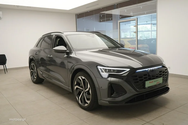 Audi Q8 e-tron 5