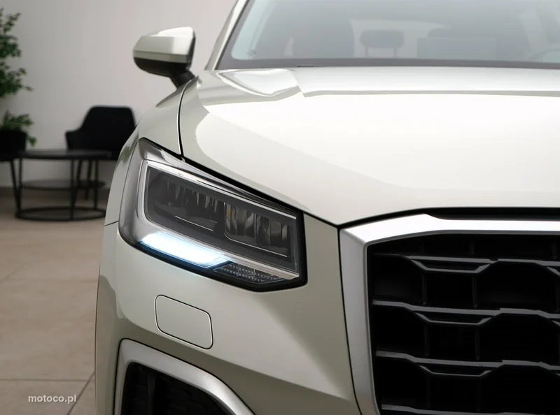 Audi Q2 11