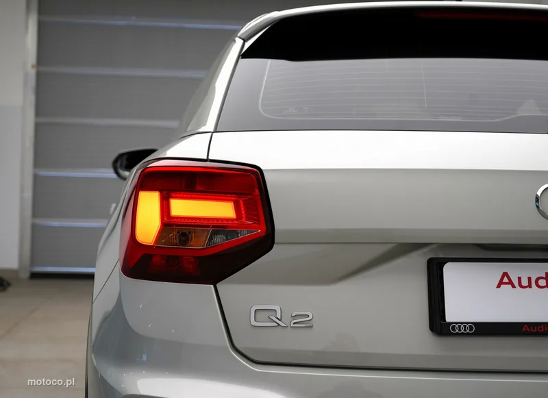 Audi Q2 8