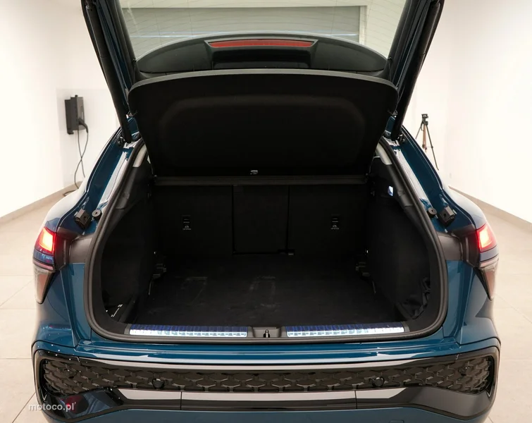 Audi Q3 F3 11