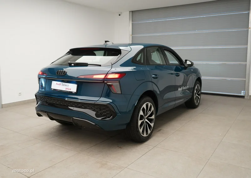 Audi Q3 F3 4