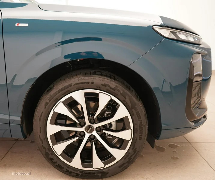 Audi Q3 F3 10