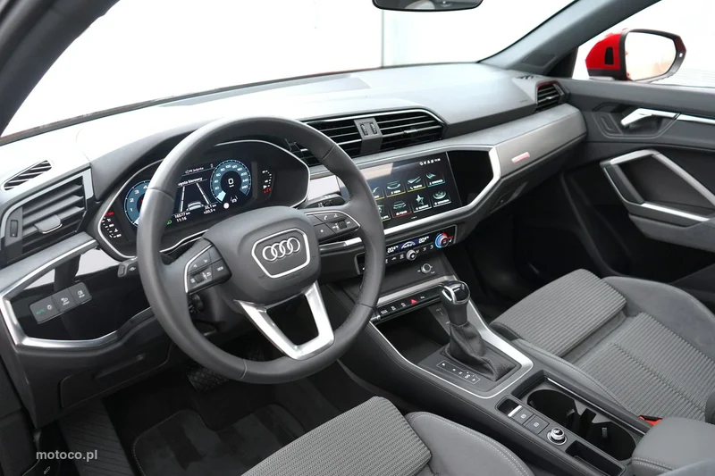 Audi Q3 F3 16