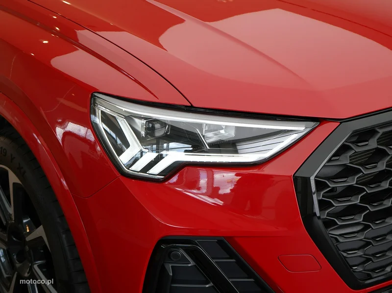 Audi Q3 F3 8