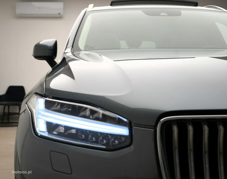 Volvo XC 90 8