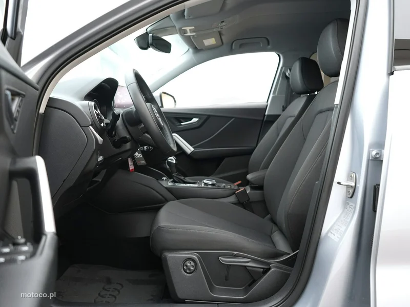 Audi Q2 12