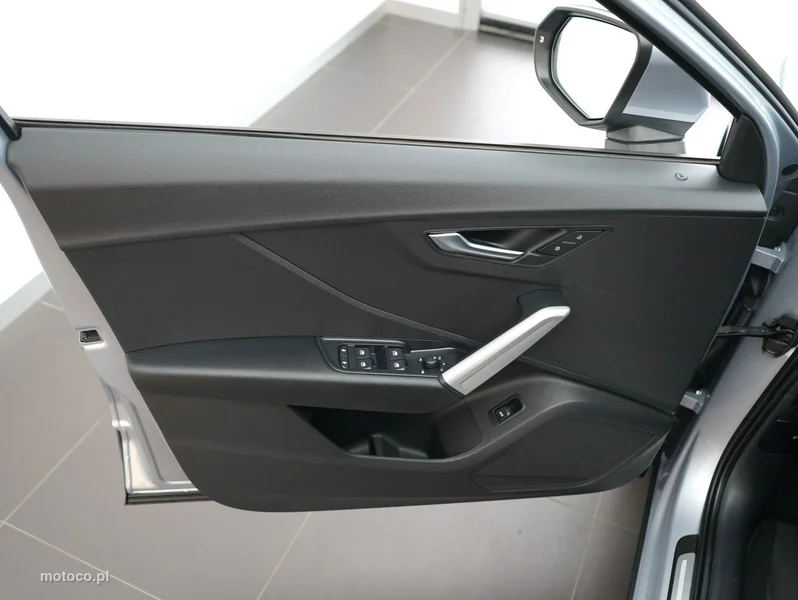 Audi Q2 10