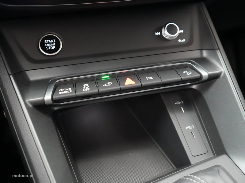 Audi Q3 F3 21